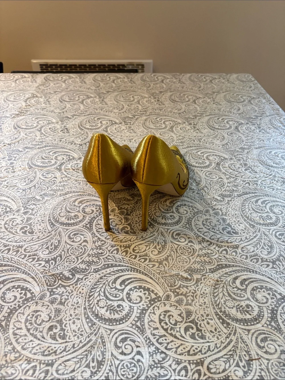 Zara Yellow Embroidered Pointed-Toe Heels - Picture 3 of 3